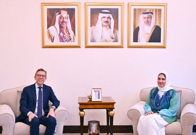مستشار جلالة الملك للشؤون الثقافية والعلمية تستقبل السفير الفرنسي