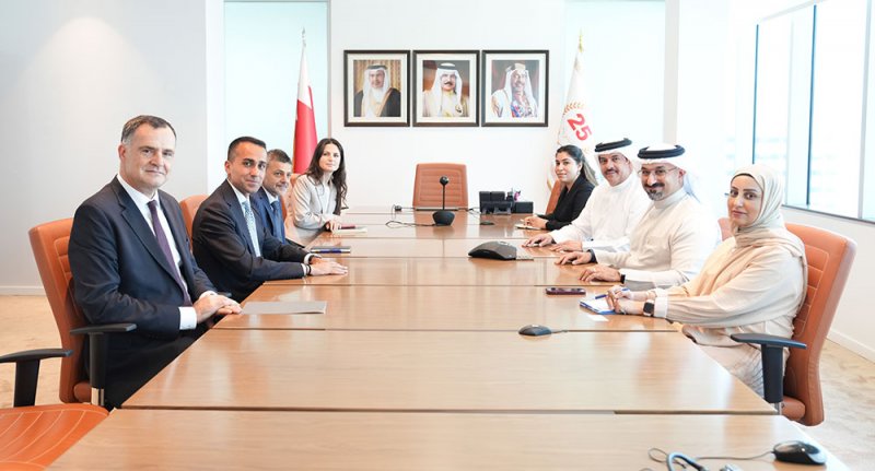 وزير الصناعة والتجارة يلتقي بالممثل الخاص للاتحاد الأوروبي لمنطقة الخليج