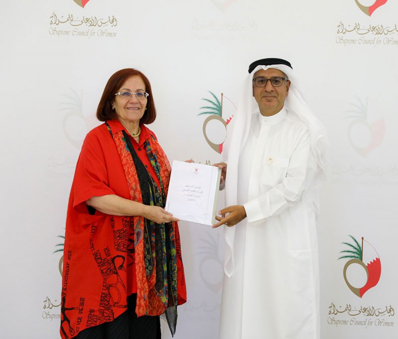 الأمين العام للمجلس الأعلى للمرأة تعقد اجتماع عمل مع مدير عام الشؤون القانونية وحقوق الإنسان بوزارة الخارجية