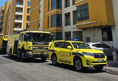 الدفاع المدني يتمكن من إخماد حريق اندلع في شقة بمبنى متعدد الطوابق في مدينة عيسى