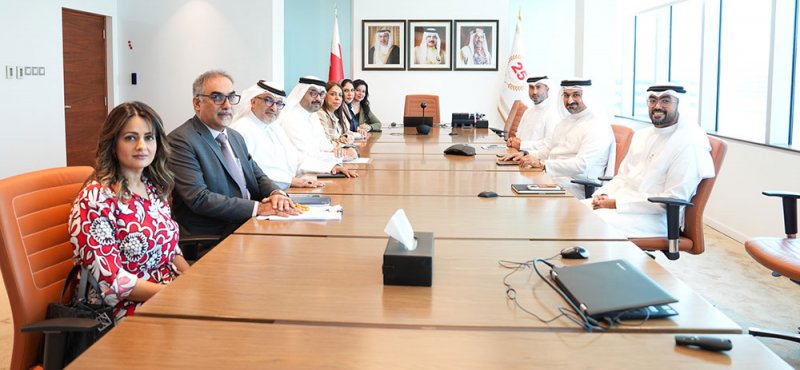 وزير الصناعة والتجارة يستقبل رئيس جمعية البحرين لتنمية المؤسسات الصغيرة والمتوسطة