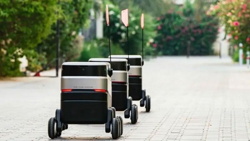 3 روبوتات لتوصيل المنتجات بمدينة دبي المستدامة
