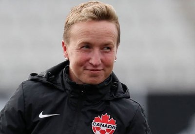 تجسست على المنافسين "بالدرون".. فضيحة تطيح بمدربة منتخب كندا