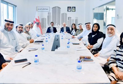 وزير "البلديات" يزور جمعية المكاتب الهندسية