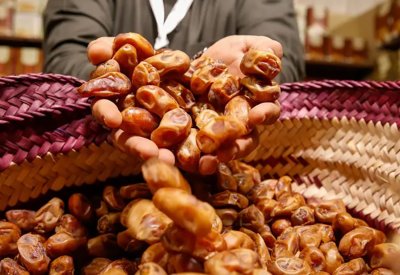 في السعودية.. نظام إلكتروني ينظم حركة تداول التمور في الأسواق الموسمية