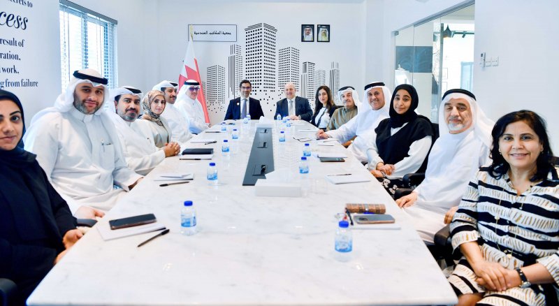 وزير "البلديات" يزور جمعية المكاتب الهندسية