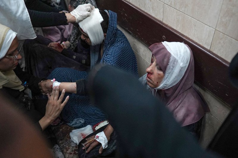 "كأنه يوم القيامة".. نازحون يتحدثون عن "جحيم خان يونس"