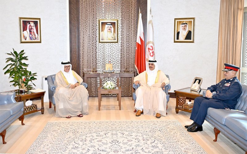 معالي وزير الداخلية يبحث وسعادة وزير الخارجية مجالات التعاون والتنسيق