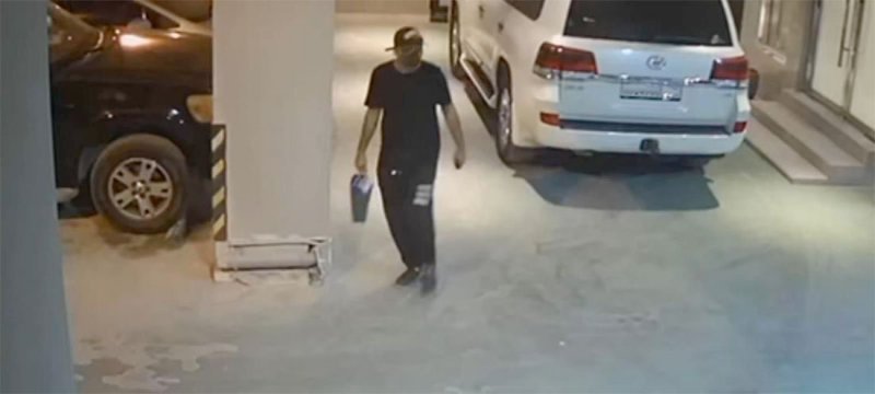 المباحث الجنائية بالتعاون مع شرطة المحرق تقبض على شخص لقيامه بسرقة عدد من المنازل بالحد