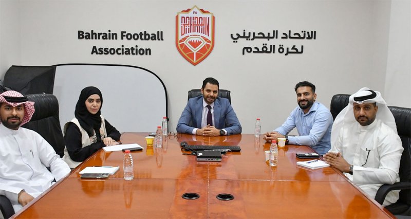 لجنة الرقابة والحوكمة بالاتحاد البحريني لكرة القدم تعقد اجتماع عمل