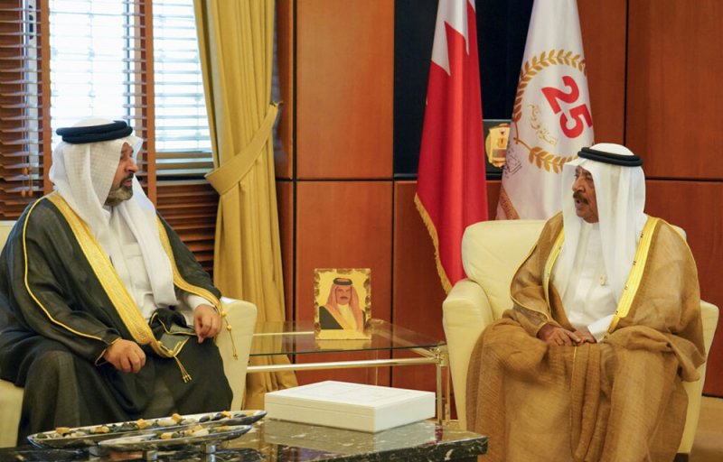 وزير الديوان الملكي يتسلم البيانات المالية المدققة لحسابات ديوان الرقابة المالية والإدارية للسنة المالية المنتهية في 31 ديسمبر 2023