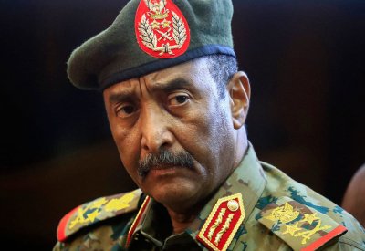 إعلام سوداني: نجاة البرهان من محاولة اغتيال بمسيرة شرق السودان