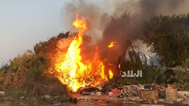 إخماد حريق اندلع بمخلفات في مزرعة بمنطقة بوري