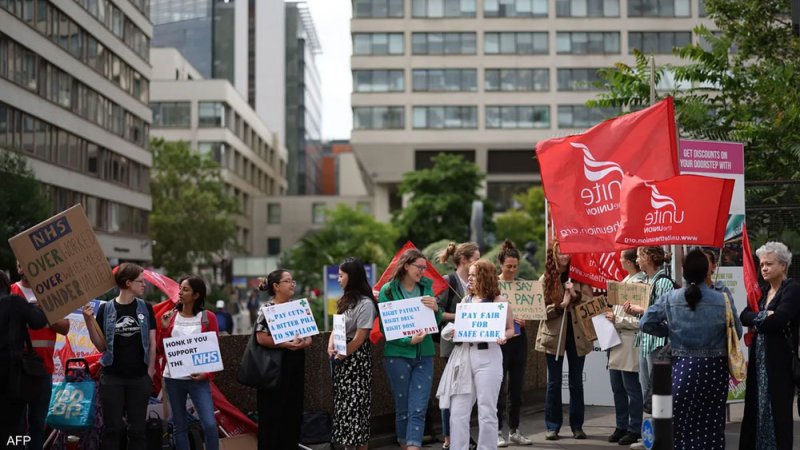 الأطباء البريطانيون يعلنون عن أول إضراب منذ ستة عقود