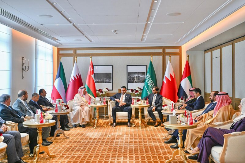 سمو الشيخ عيسى بن علي يحضر اجتماع رؤساء اللجان الأولمبية الخليجية