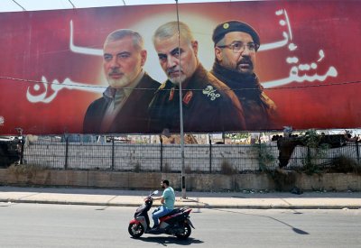 السفارة الأميركية: احجزوا تذكرة وغادروا لبنان فورا