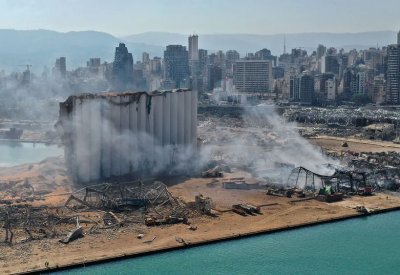 اللبنانيون يحيون الذكرى الرابعة لانفجار مرفأ بيروت