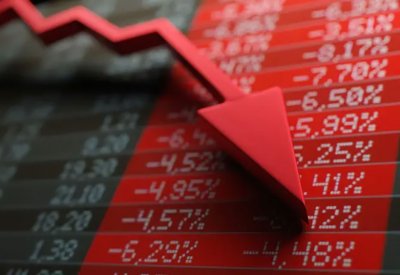 خسائر قاسية في وول ستريت.. حتى المليارديرات لم يفلتوا منها