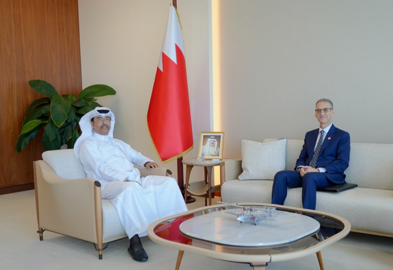وزير المواصلات والاتصالات يستقبل سفير الولايات المتحدة الأمريكية لدى مملكة البحرين