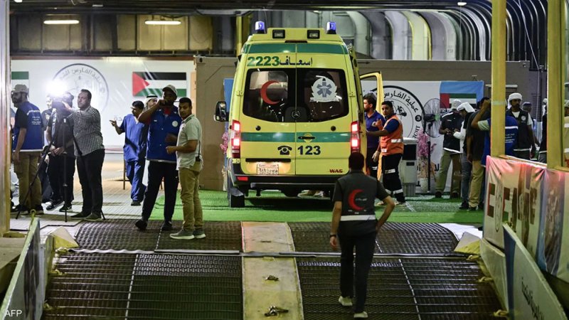 "بلومبيرغ" تكشف تفاصيل الجهد الإماراتي الإنساني في غزة