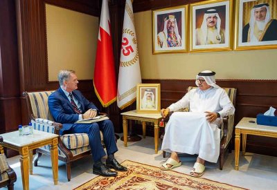 وزير الخارجية يستقبل المدير التنفيذي للمعهد الدولي للدراسات الاستراتيجية في الشرق الأوسط
