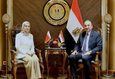 وزير قطاع الأعمال العام بجمهورية مصر العربية يستقبل سفيرة مملكة البحرين في القاهرة لتعزيز التعاون بين البلدين