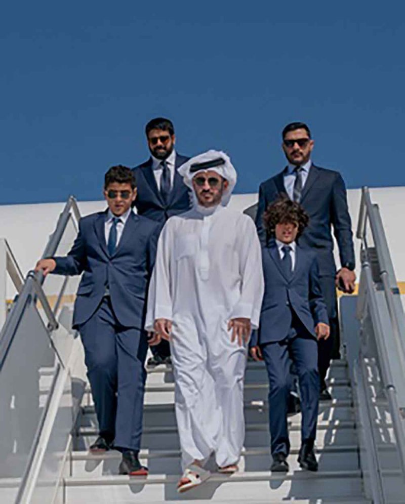 بالصور.. خالد بن حمد يصل فرنسا لحضور أولمبياد باريس 2024