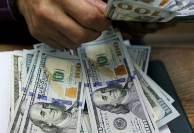 فوضى في أسواق العملات وسط ضغوط على توقعات الفائدة
