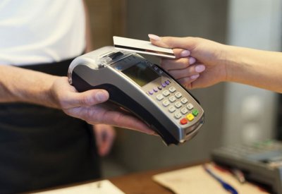 محطات بترول لا تقبل السداد بالبطاقة البنكية