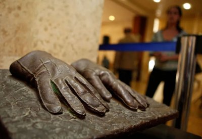 الموساد والاغتيالات.. العملية تبدأ بـ"الصفحة الحمراء"