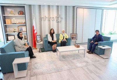 الرئيس التنفيذي لهيئة تنظيم المهن والخدمات الصحية يستقبل ممثل منظمة الصحة العالمية في البحرين