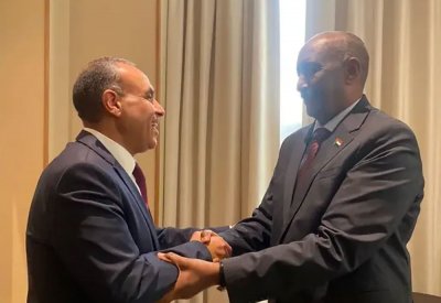وزير خارجية مصر يلتقي البرهان.. ويؤكد استمرار دعم السودان