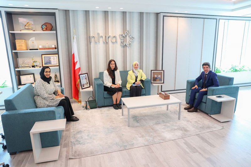 الرئيس التنفيذي لهيئة تنظيم المهن والخدمات الصحية يستقبل ممثل منظمة الصحة العالمية في البحرين