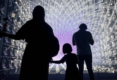 مركز ثقافي جديد في جدة.. متحف تيم لاب بلا حدود يجذب الاهتمام