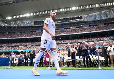 الأنظار تتوجه نحو مبابي في كأس السوبر الأوروبية
