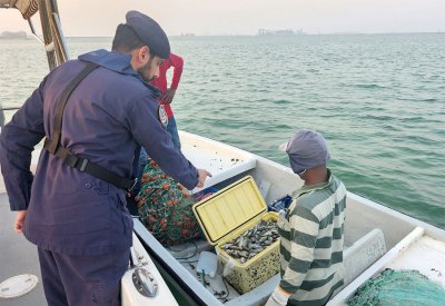 خفر السواحل تواصل تنفيذ حملات التفتيش للتأكد من الالتزام بالأنظمة والقوانين البحرية