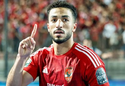 بعد "مفاوضات شاقة".. نيس الفرنسي يحسم صفقة مدافع الأهلي