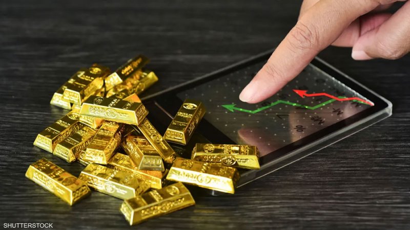 الذهب يلمع مجددا.. الدولار الضعيف يدفعه للأعلى