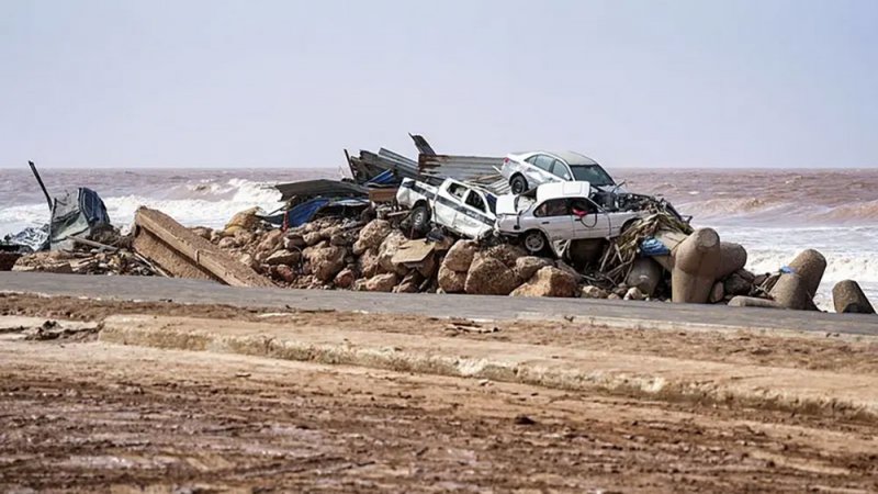 سيول ليبيا تمسح أحياء وتخنق 3 أطفال.. شبح درنة يطل