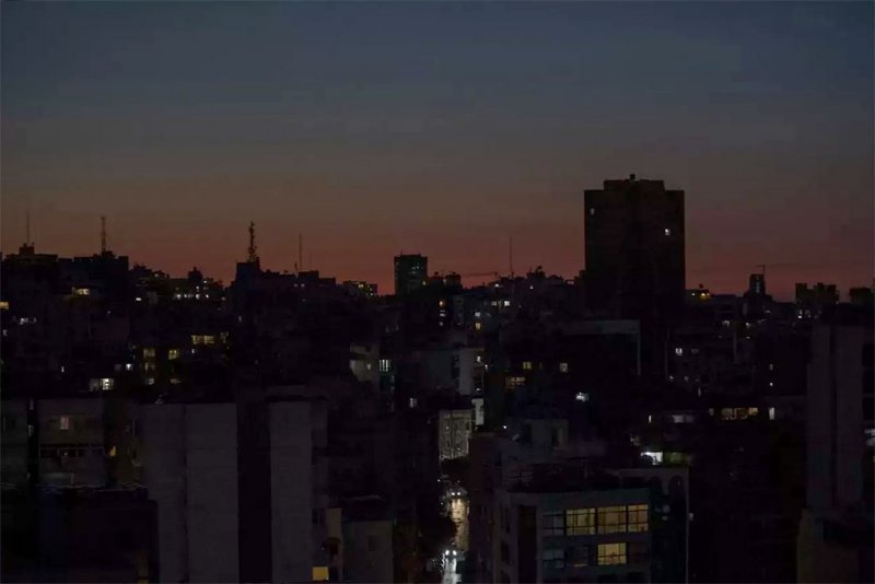 المطار مهدد بالعتمة.. أزمة الكهرباء تضرب لبنان من جديد
