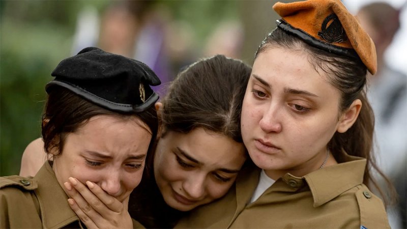 إسرائيل.. مقتل ضابط وجندي في غزة والإجمالي يرتفع إلى 692