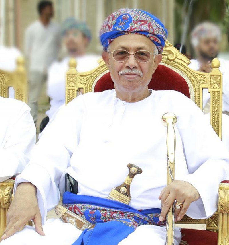 وزير الإعلام العُماني الأسبق عبدالعزيز الرواس في ذمة الله