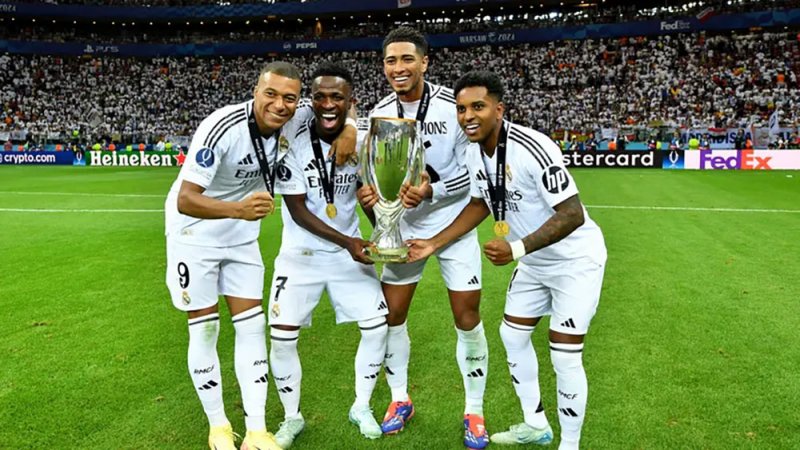 مبابي يشعل نار "الغيرة" في ريال مدريد.. "واتس آب" يكشف المستور