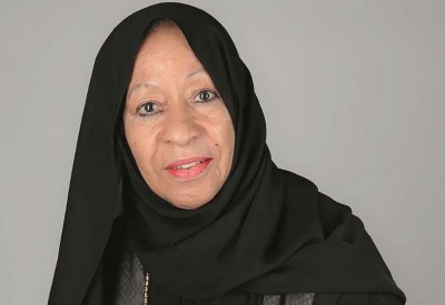الفنانة الإماراتية الكبيرة رزيقة طارش بالعناية المركزة