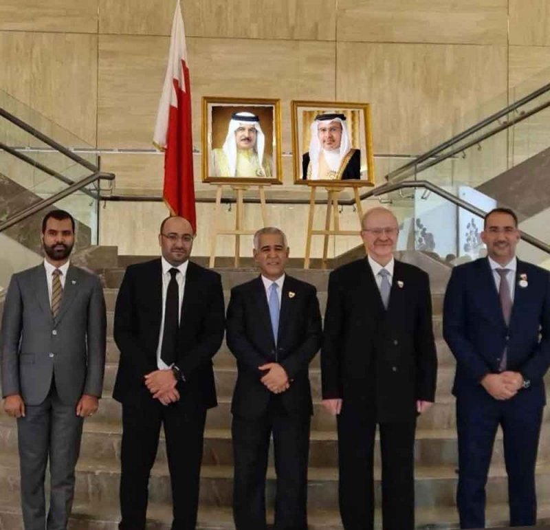 وفد الشعبة البرلمانية يلتقي بالسفير البحريني لدى الصين