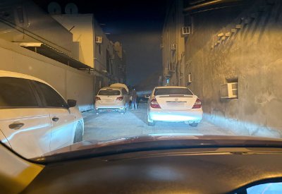 إغلاق شارع في عالي بسبب عناد بعض الجيران