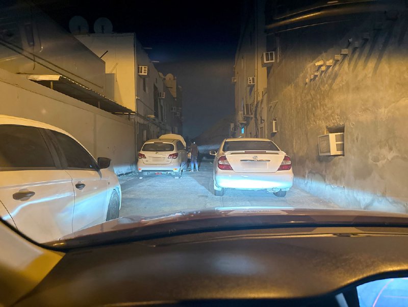 إغلاق شارع في عالي بسبب عناد بعض الجيران