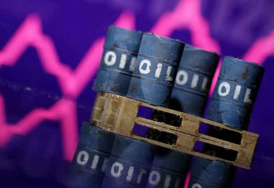 النفط يقفز بـ 3% بعد إعلان وقف الإنتاج في ليبيا