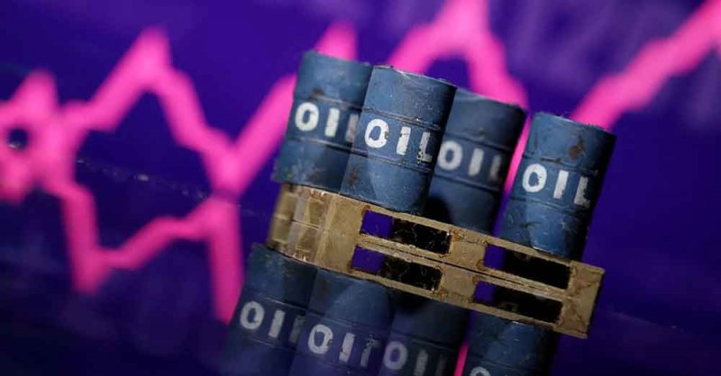 النفط يقفز بـ 3% بعد إعلان وقف الإنتاج في ليبيا