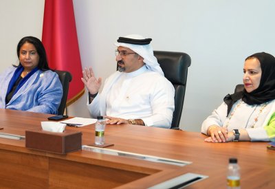 بالصور: وزير "الصناعة" يلتقي منتسبي الدفعة السادسة من برنامج "هايبو يوث" للقيادات الشبابية